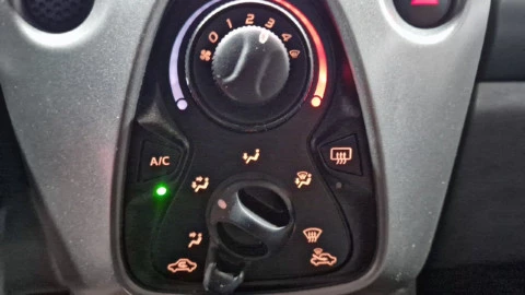 Toyota Aygo 1.0 70 x-play