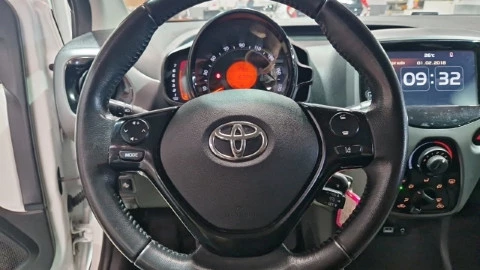 Toyota Aygo 1.0 70 x-play