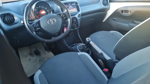 Toyota Aygo 1.0 70 x-play