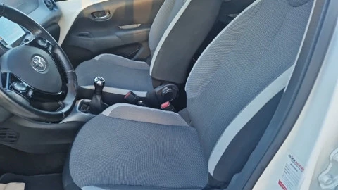 Toyota Aygo 1.0 70 x-play