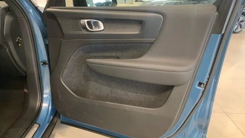 Volvo XC40 Recharge Eléctrico Plus Auto