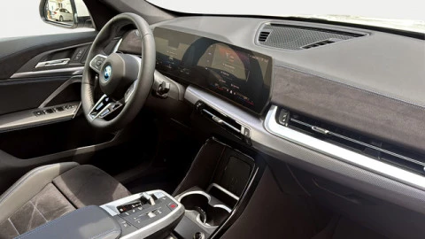 BMW iX1 xDrive30