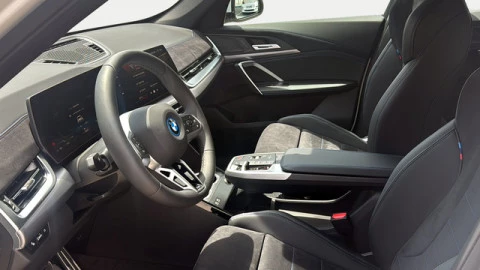 BMW iX1 xDrive30