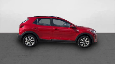 Kia Stonic   1.0 T-GDi MHEV Concept 100