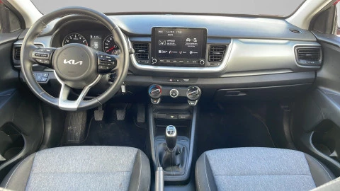 Kia Stonic   1.0 T-GDi MHEV Concept 100