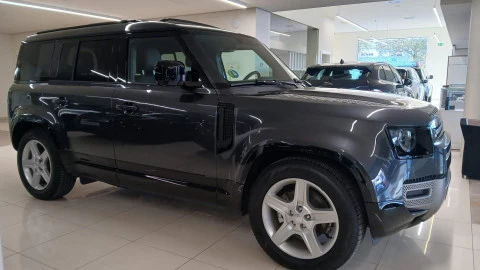 Land Rover Defender 3.0D I6 250 X-Dyn SE 110 AT 4WD MHEV