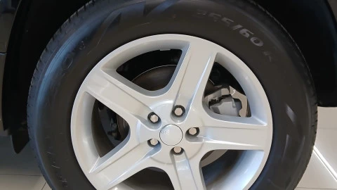 Land Rover Defender 3.0D I6 250 X-Dyn SE 110 AT 4WD MHEV