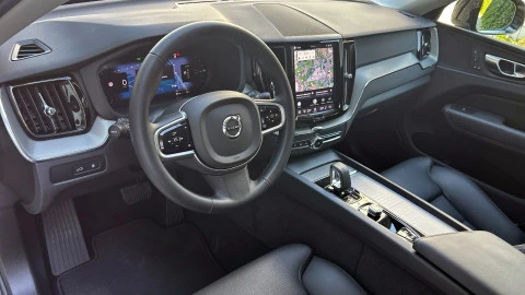 Volvo XC60 2.0 T6 AWD Recharge Plus Dark Auto