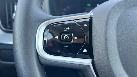 Volvo XC60 2.0 T6 AWD Recharge Plus Dark Auto