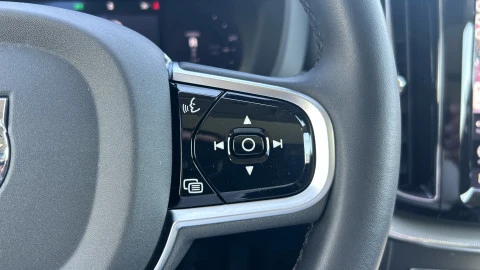 Volvo XC60 2.0 T6 AWD Recharge Plus Dark Auto
