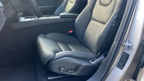 Volvo XC60 2.0 T6 AWD Recharge Plus Dark Auto
