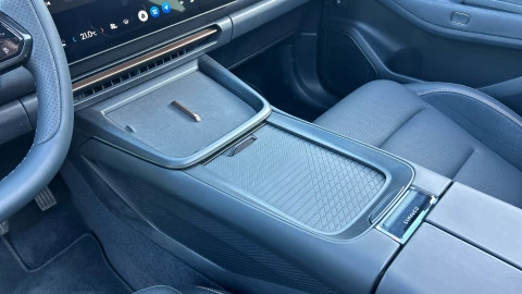 Lynk & Co 08 1.5 PHEV More