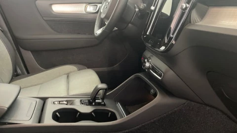 Volvo XC40 B3 G Core Auto 120 kW (163 CV)