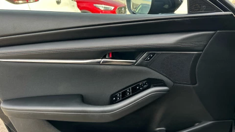 Mazda3 2.0 e-SKYACTIV-G EVOLUTION