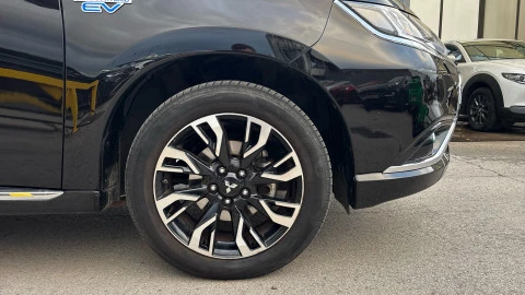 Mitsubishi Outlander 2.0 PHEV Kaiteki Auto 4WD