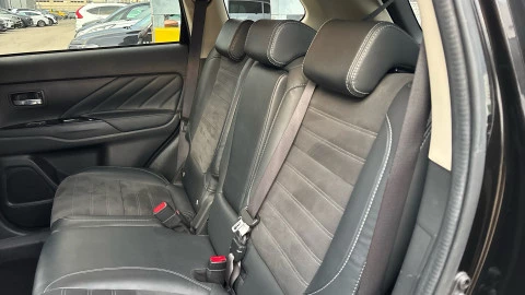 Mitsubishi Outlander 2.0 PHEV Kaiteki Auto 4WD