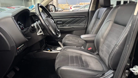 Mitsubishi Outlander 2.0 PHEV Kaiteki Auto 4WD