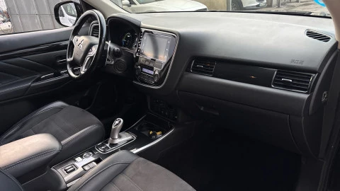 Mitsubishi Outlander 2.0 PHEV Kaiteki Auto 4WD