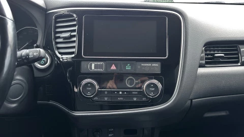 Mitsubishi Outlander 2.0 PHEV Kaiteki Auto 4WD