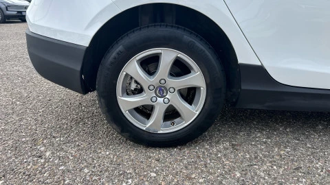 Volvo V40 Cross Country 1.6 D2 Momentum Auto