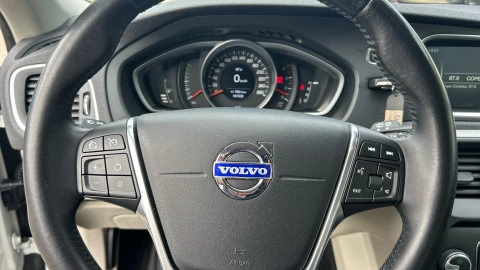 Volvo V40 Cross Country 1.6 D2 Momentum Auto
