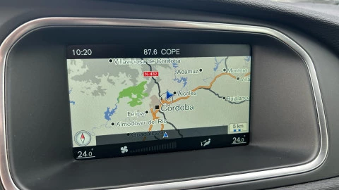 Volvo V40 Cross Country 1.6 D2 Momentum Auto