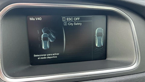 Volvo V40 Cross Country 1.6 D2 Momentum Auto