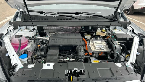 EBRO S400 1.5 DHE HEV Excellence CVT