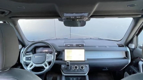 Land Rover Defender 3.0D I6 250 X-Dynamic SE 130 AT 4WD MHEV