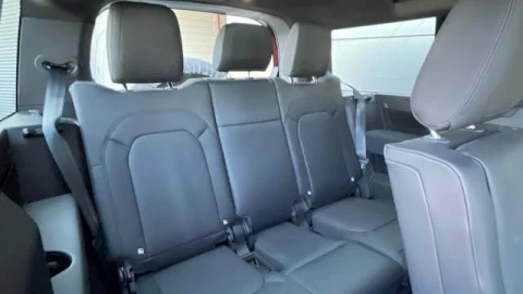 Land Rover Defender 3.0D I6 250 X-Dynamic SE 130 AT 4WD MHEV