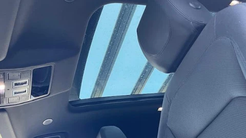 Land Rover Defender 3.0D I6 250 X-Dynamic SE 130 AT 4WD MHEV