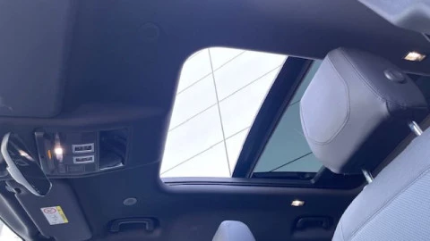 Land Rover Defender 3.0D I6 250 X-Dynamic SE 130 AT 4WD MHEV