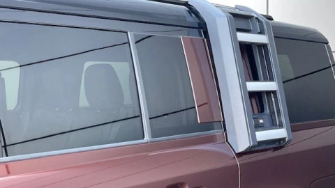 Land Rover Defender 3.0D I6 250 X-Dynamic SE 130 AT 4WD MHEV