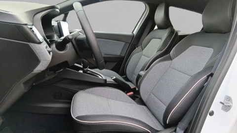 Renault Clio Techno full hybrid E-Tech 145 (103Kw)