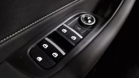 EBRO S400 1.5 DHE HEV Excellence CVT