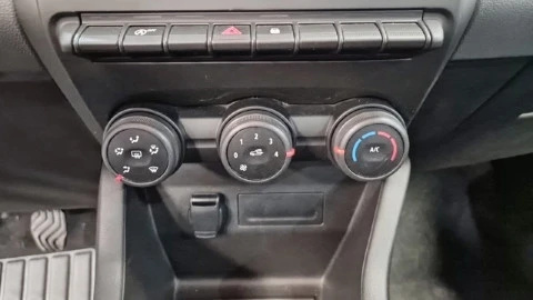 Renault Clio Authentic SCe 49 kW (67CV)