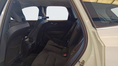 Volvo XC60 2.0 B4 D Momentum Pro Auto