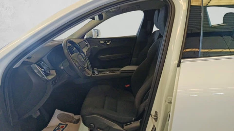 Volvo XC60 2.0 B4 D Momentum Pro Auto