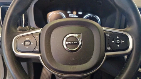 Volvo XC60 2.0 B4 D Momentum Pro Auto