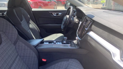 Volvo V60 2.0 B4 (D) Core Auto