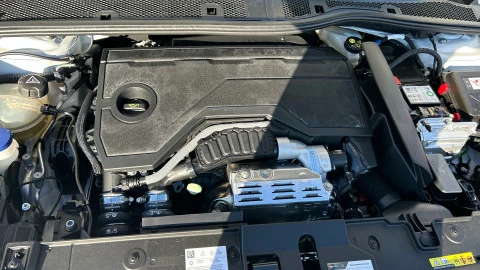 Peugeot 208 Allure HYBRID 100 eDCS6