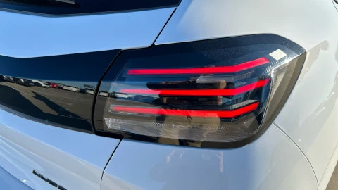 Peugeot 208 Allure HYBRID 100 eDCS6