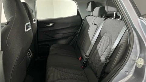 EBRO S400 1.5 DHE HEV Premium CVT