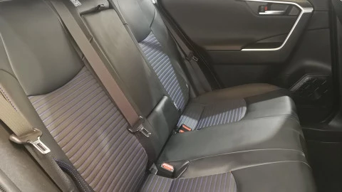 Toyota Rav4 2.5l 220H Feel!