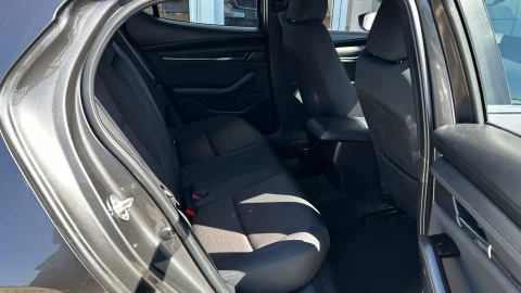 Mazda3 2.5L E-SKY G MHEV 103kW Centre-line