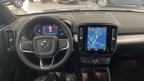 Volvo XC40 B3 G Core Auto 120 kW (163 CV)