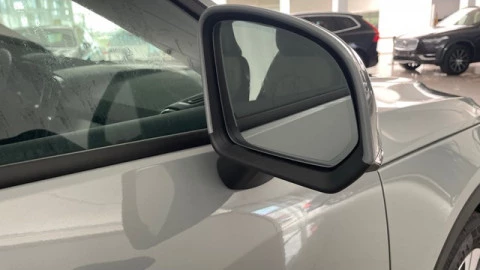 Volvo XC40 B3 G Core Auto 120 kW (163 CV)