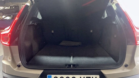 Volvo XC40 2.0 B3 G Core Auto