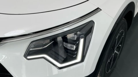 Kia Niro 1.6 GDi HEV 102kW (139CV) Drive