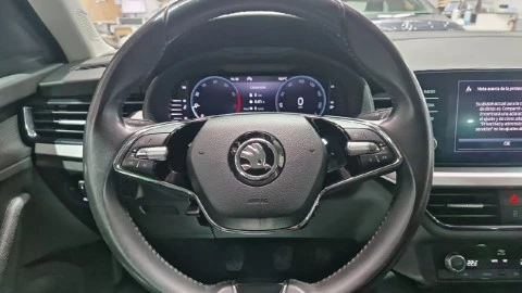 Skoda Kamiq 1.0 TSI 81kW (110CV) Emotion